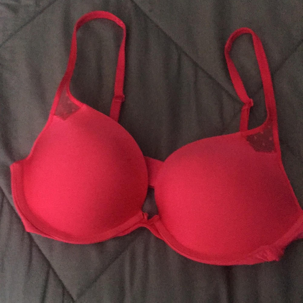 Victoria Secrets bra 34C Bright pink.
